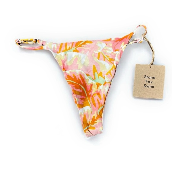 🌻NEW w.tag REVOLVE Stone Fox Swim Isle Hot Tropix Cheeky Bikini Sizes XL - Picture 1 of 9
